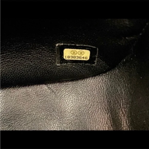 Classic Twist Chanel Bag - Picture 4 of 8